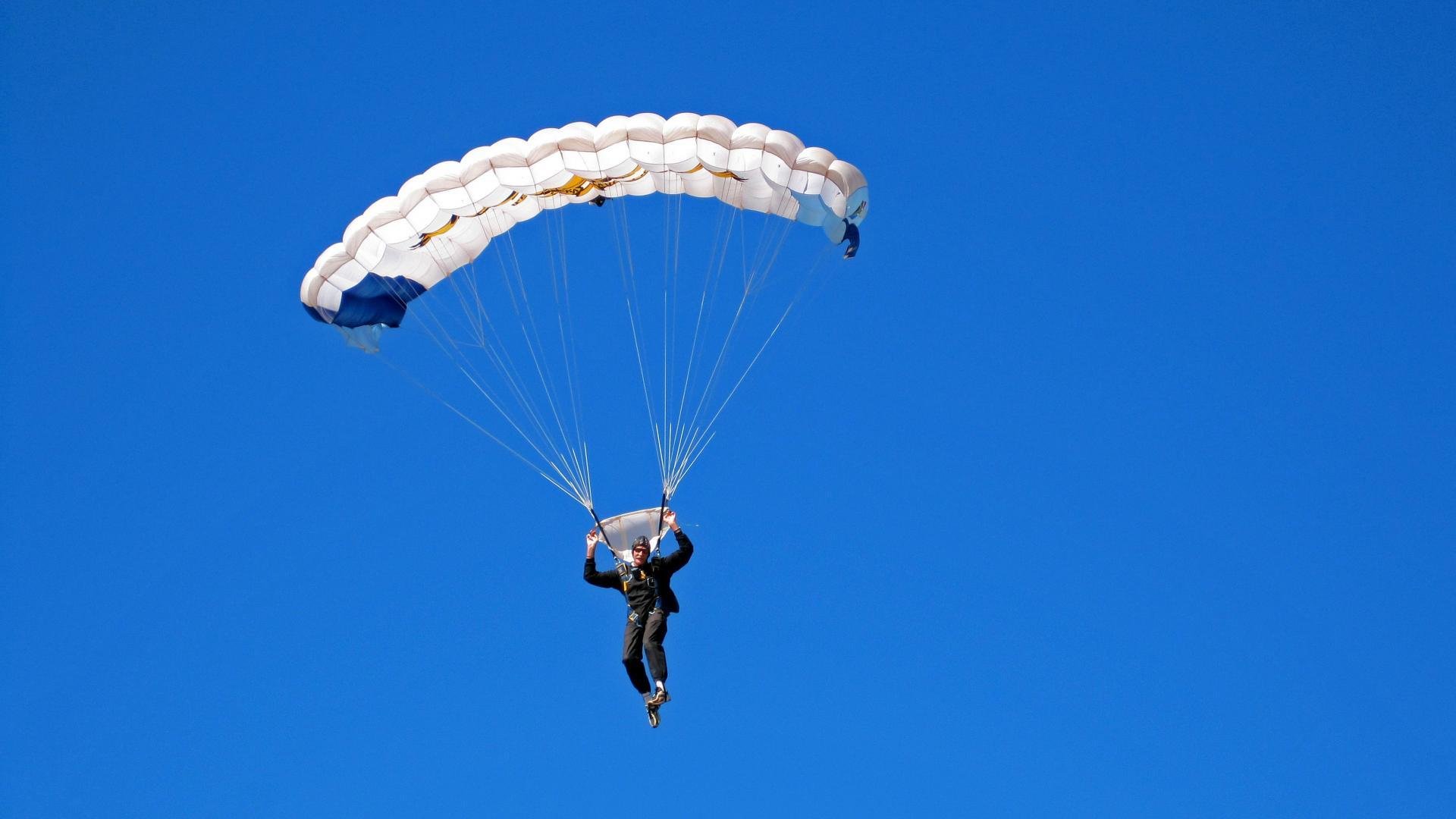 -奥斯汀马刺训练营表现优异，奥斯卡马丁内斯